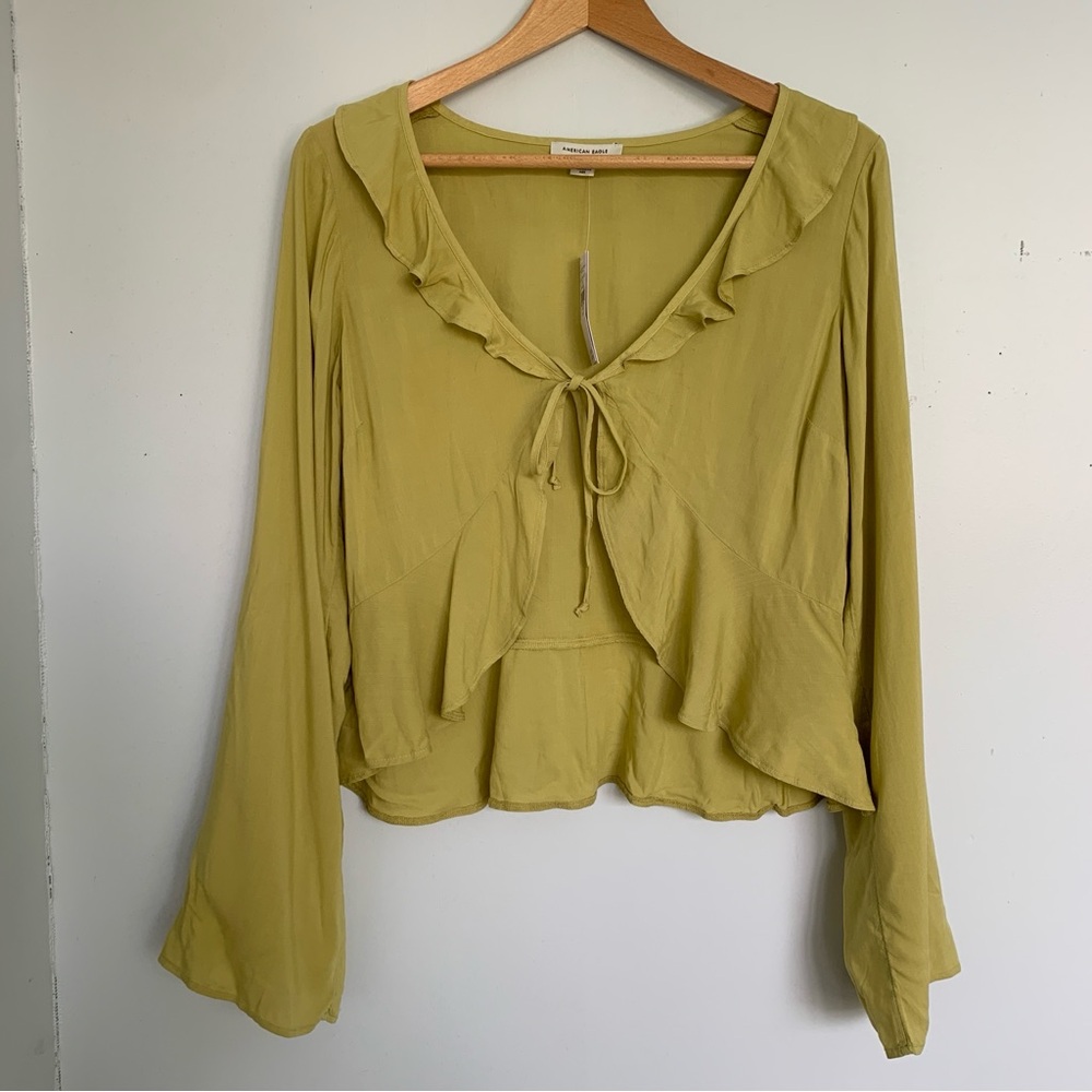 AMERICAN EAGLE RUFFLED WRAP TOP NWT